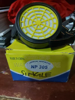 Single Cartridge Chemical Respirator (Model Np 305)