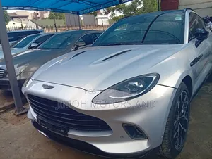 Aston Martin DBX707 2022 Silver