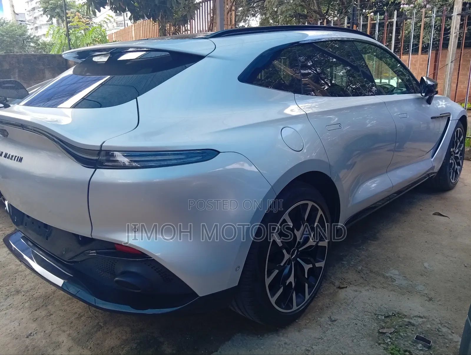 Aston Martin DBX707 2022 Silver