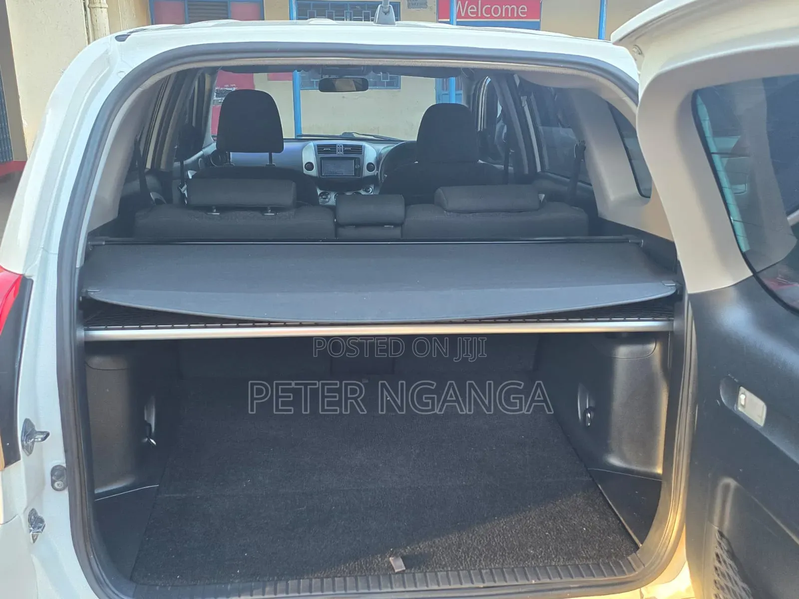 Toyota Vanguard 2013 White