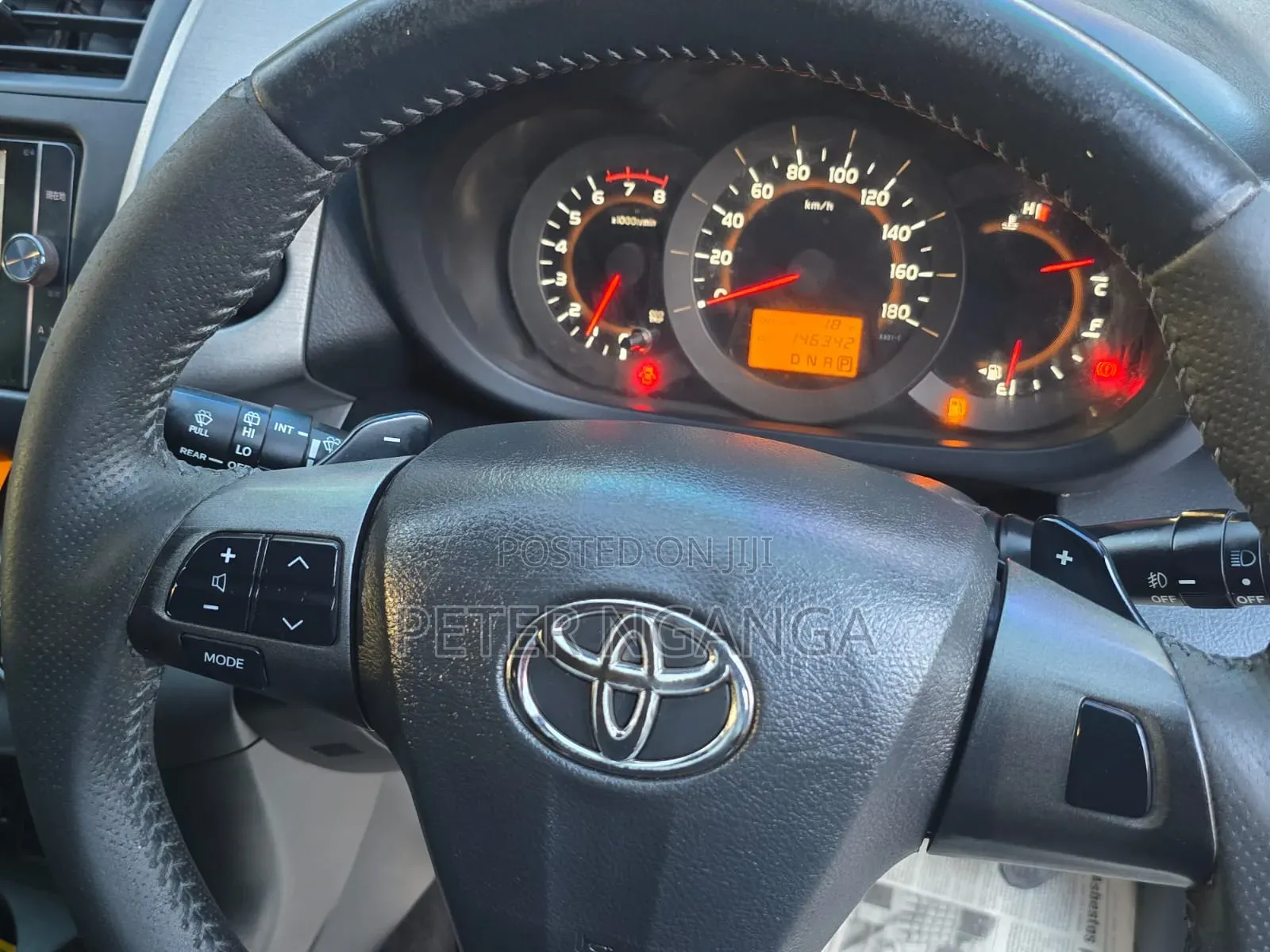 Toyota Vanguard 2013 White