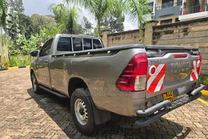 Toyota Hilux 2020 Gray