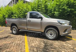 Toyota Hilux 2020 Gray