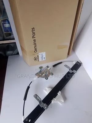 Power Regulator Front Left Hyundai Hd72/65 (Genuine)