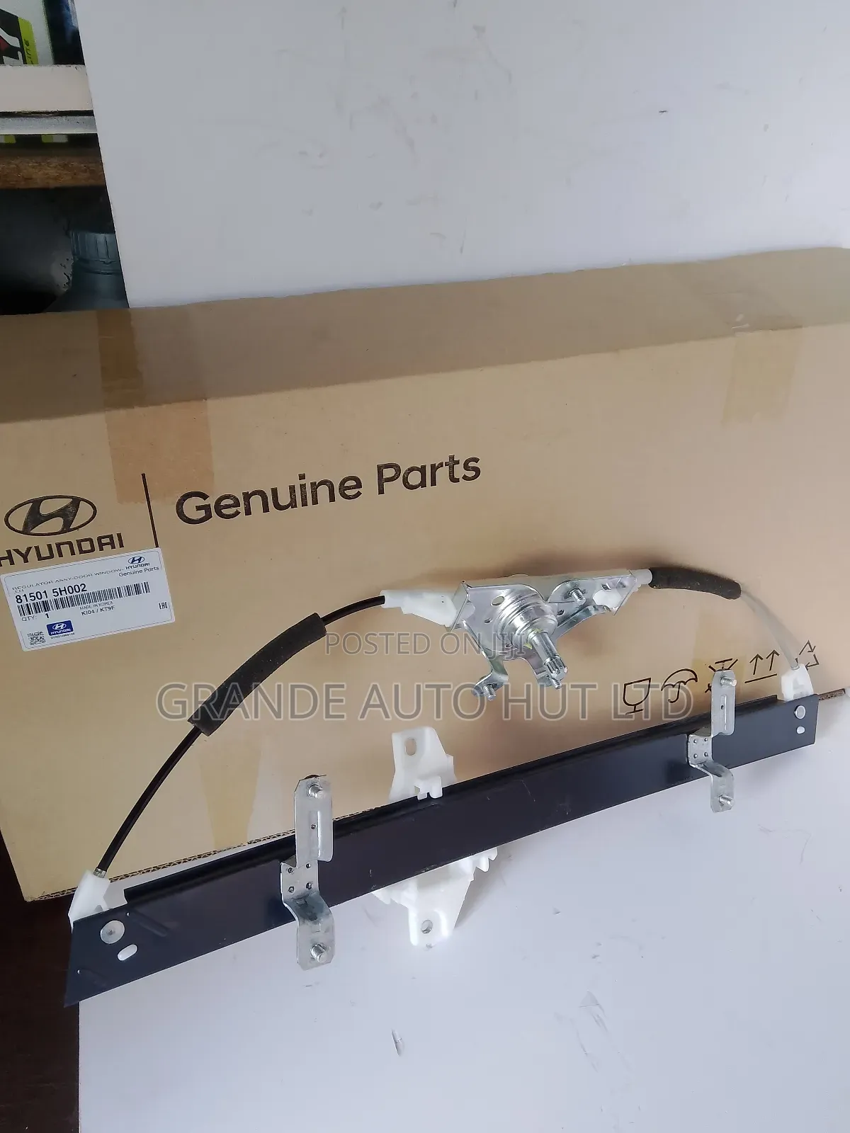 Power Regulator Front Left Hyundai Hd72/65 (Genuine)