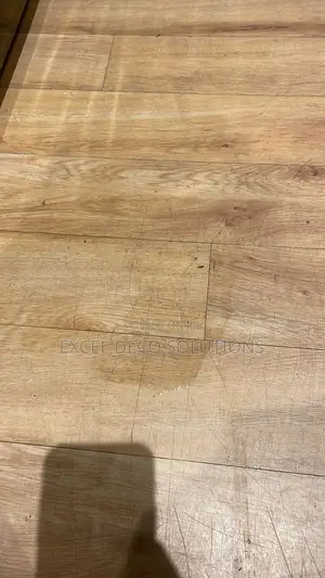 Wood Effect Vinyl Carpet for Modern Homes, Offices and Balconies