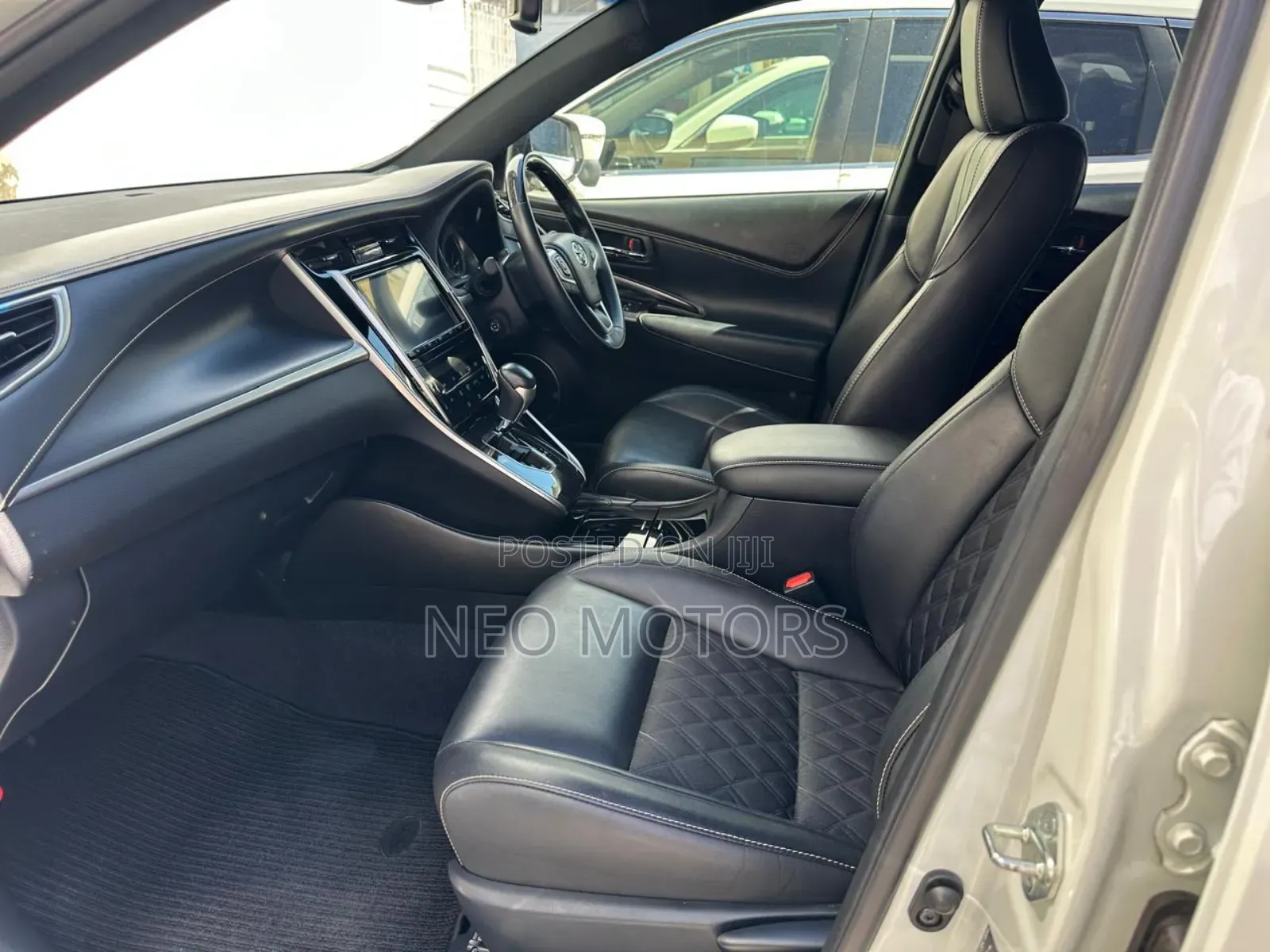 Toyota Harrier 2018 White