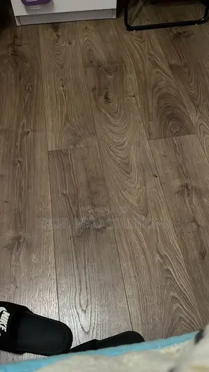 Vinyl Wood Look Carpet for Elegant, Low-Maintenance Flooring