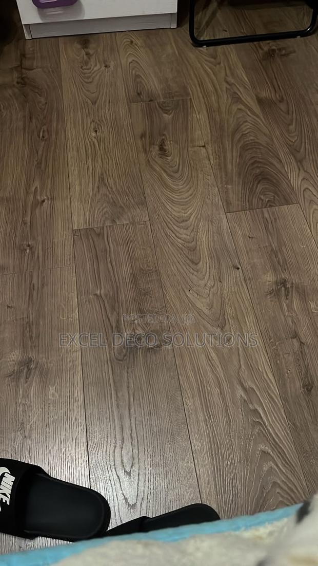 Vinyl Wood Look Carpet for Elegant, Low-Maintenance Flooring