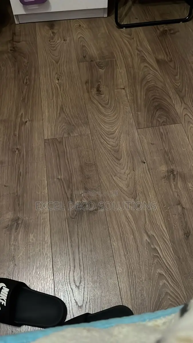 Vinyl Wood Look Carpet for Elegant, Low-Maintenance Flooring