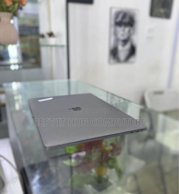 Laptop Apple MacBook Pro 2018 16GB Intel Core i7 SSD 1T - thumbnail 3