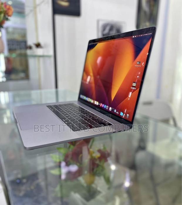 Laptop Apple MacBook Pro 2018 16GB Intel Core i7 SSD 1T