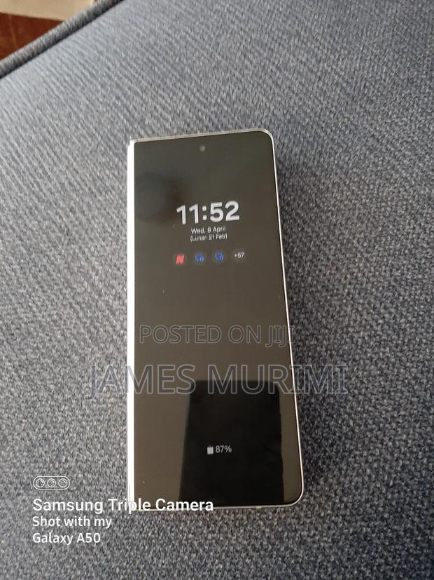 Samsung Galaxy Fold 5G 512 GB Silver - thumbnail 2