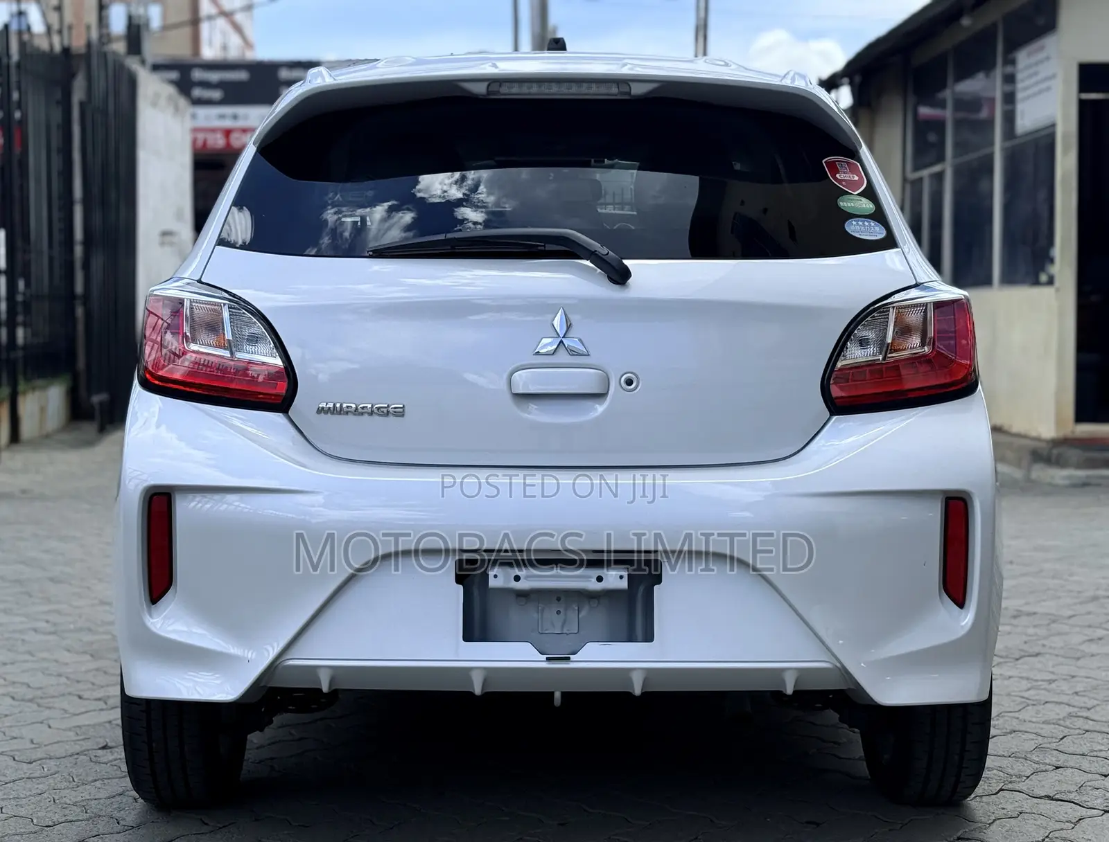 Mitsubishi Mirage ES 2020 White