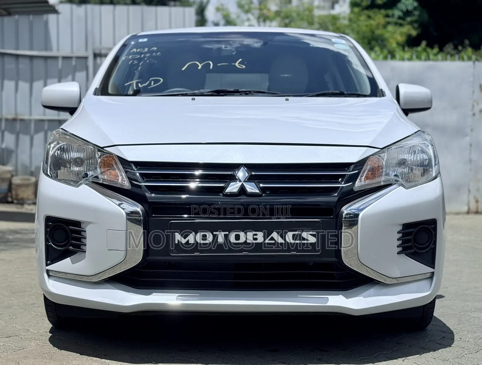 Mitsubishi Mirage ES 2020 White