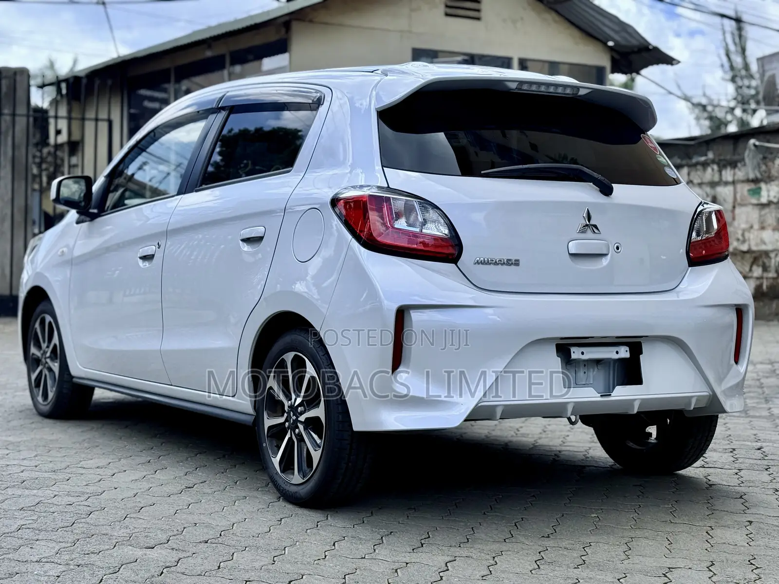 Mitsubishi Mirage ES 2020 White