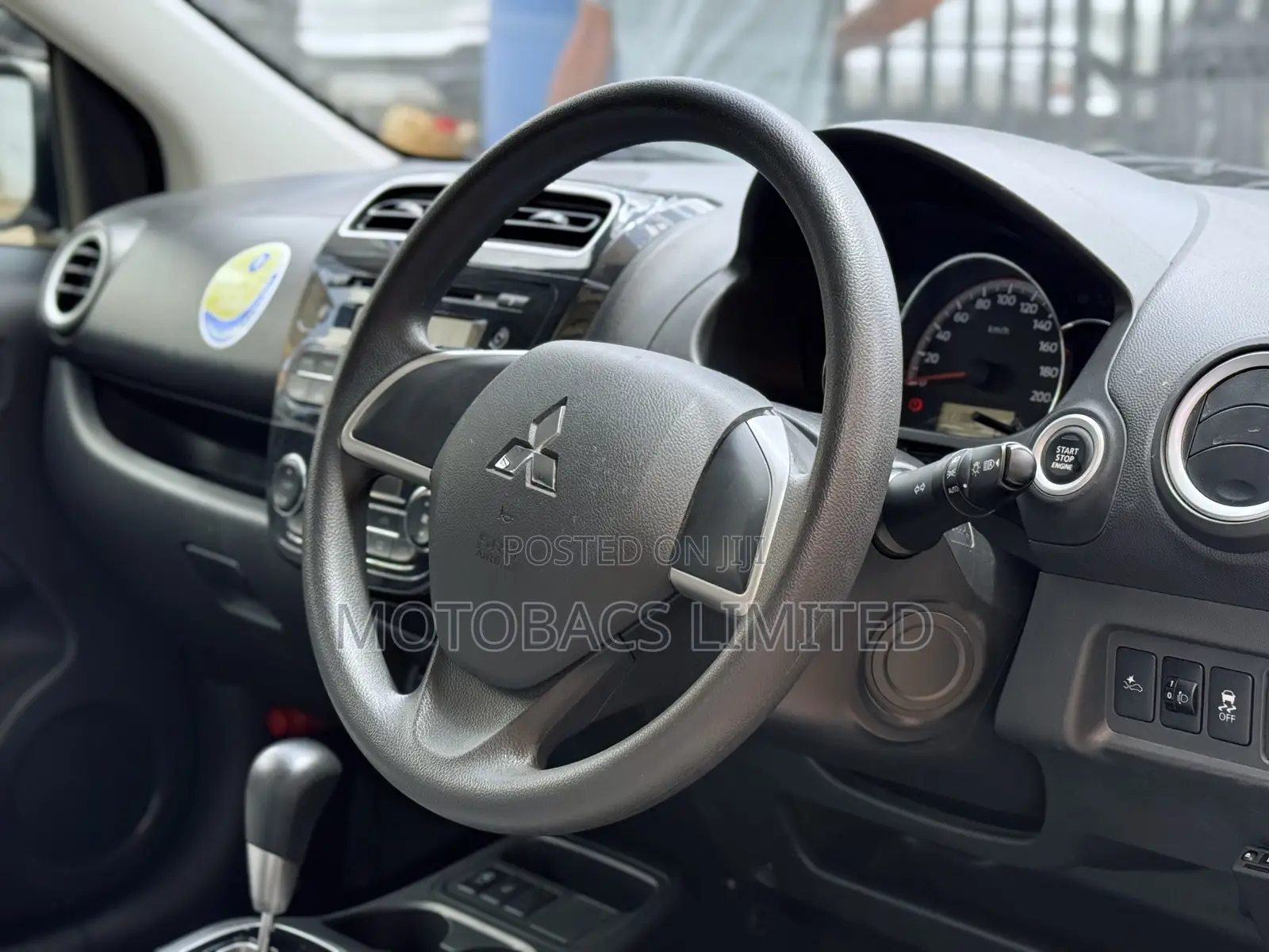 Mitsubishi Mirage ES 2020 White