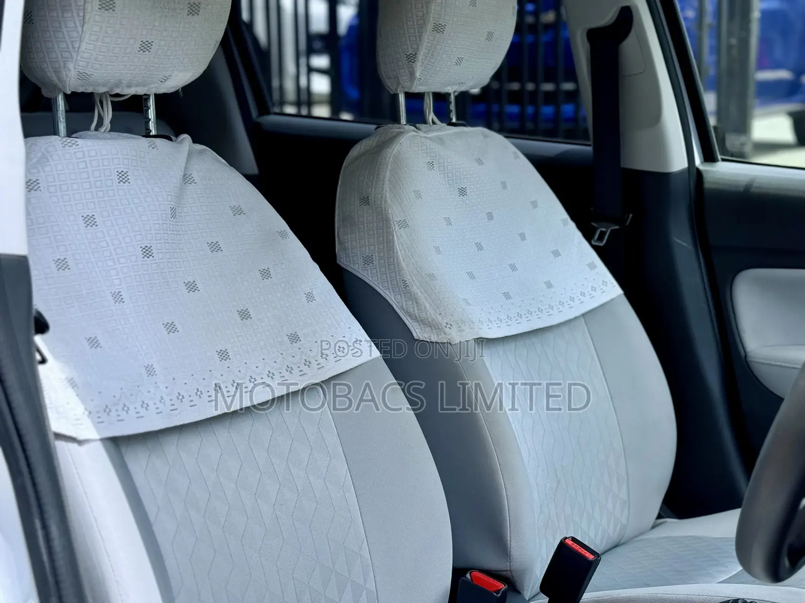 Mitsubishi Mirage ES 2020 White