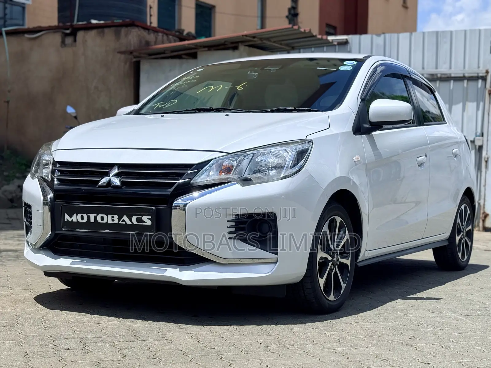 Mitsubishi Mirage ES 2020 White