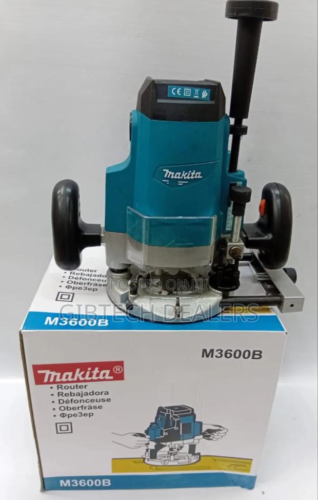 Makita M3600b Plunge Router