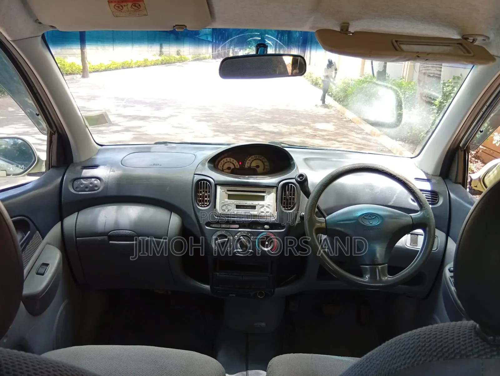 Toyota Fun Cargo 2003 Gold