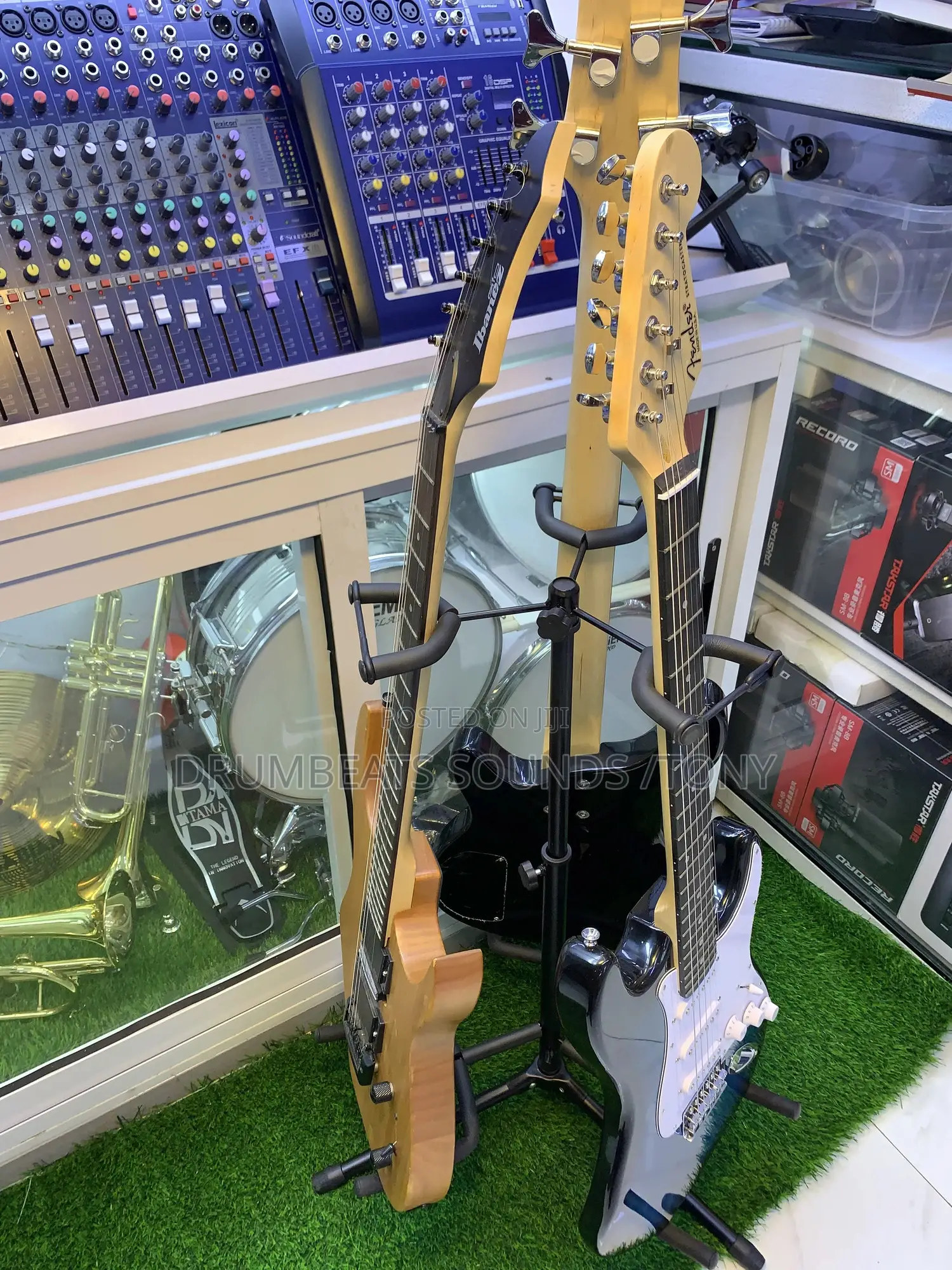 Triple Guitar Stand