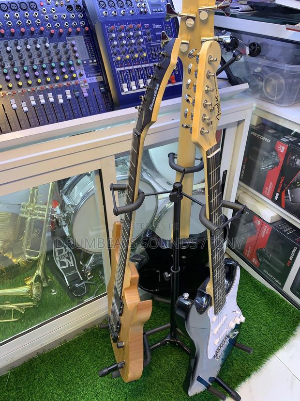 Triple Guitar Stand - thumbnail 2