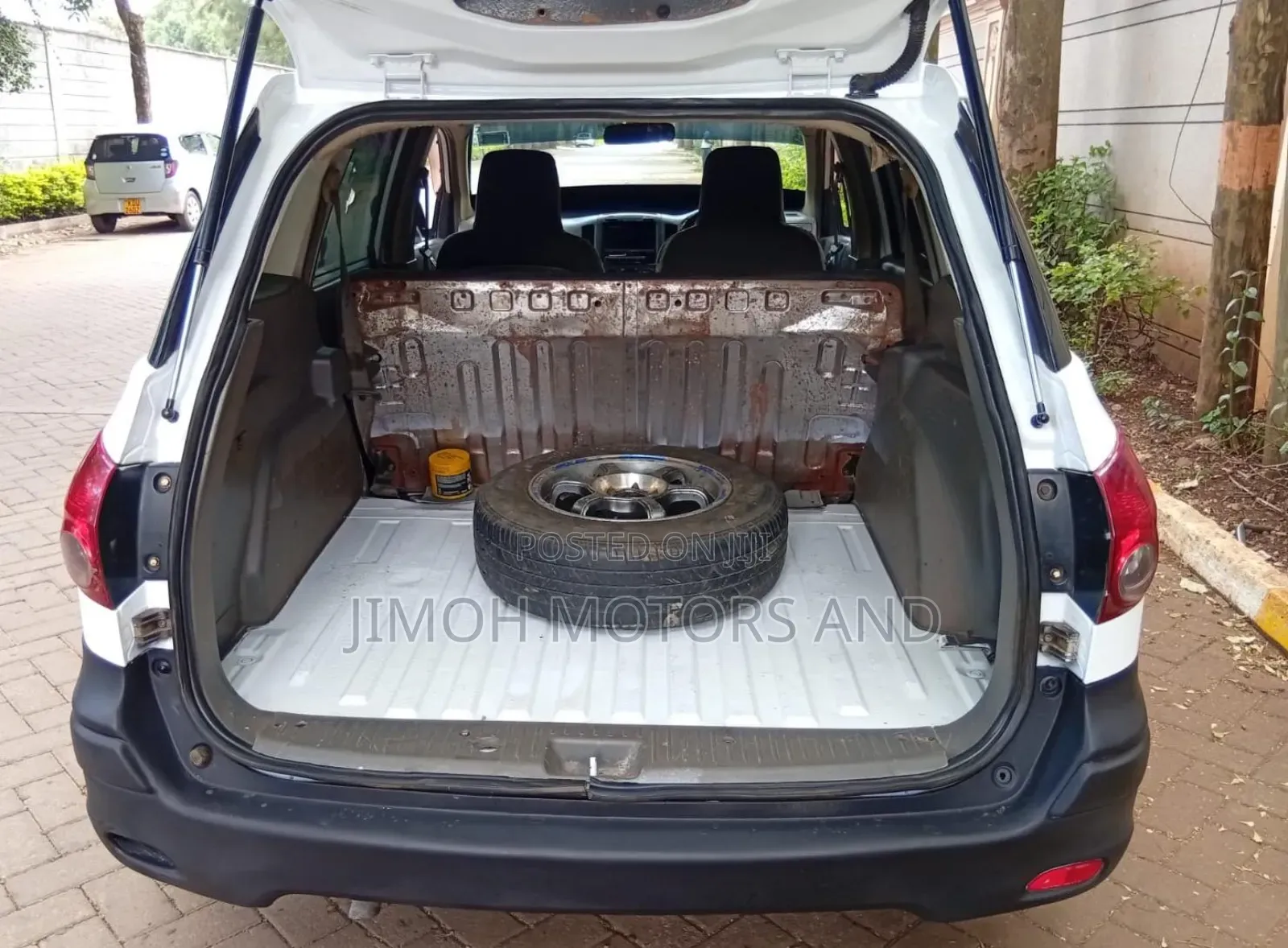 Nissan Advan 2010 White