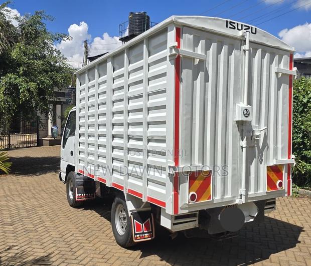Isuzu NHR Local Assembly - thumbnail 6