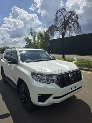 Toyota Land Cruiser Prado 2.8 2022 White