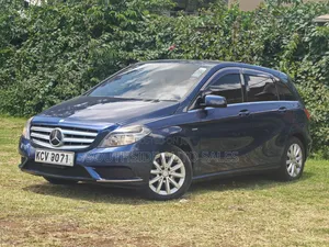 Mercedes-Benz B-Class B180 Petrol 2012 Blue
