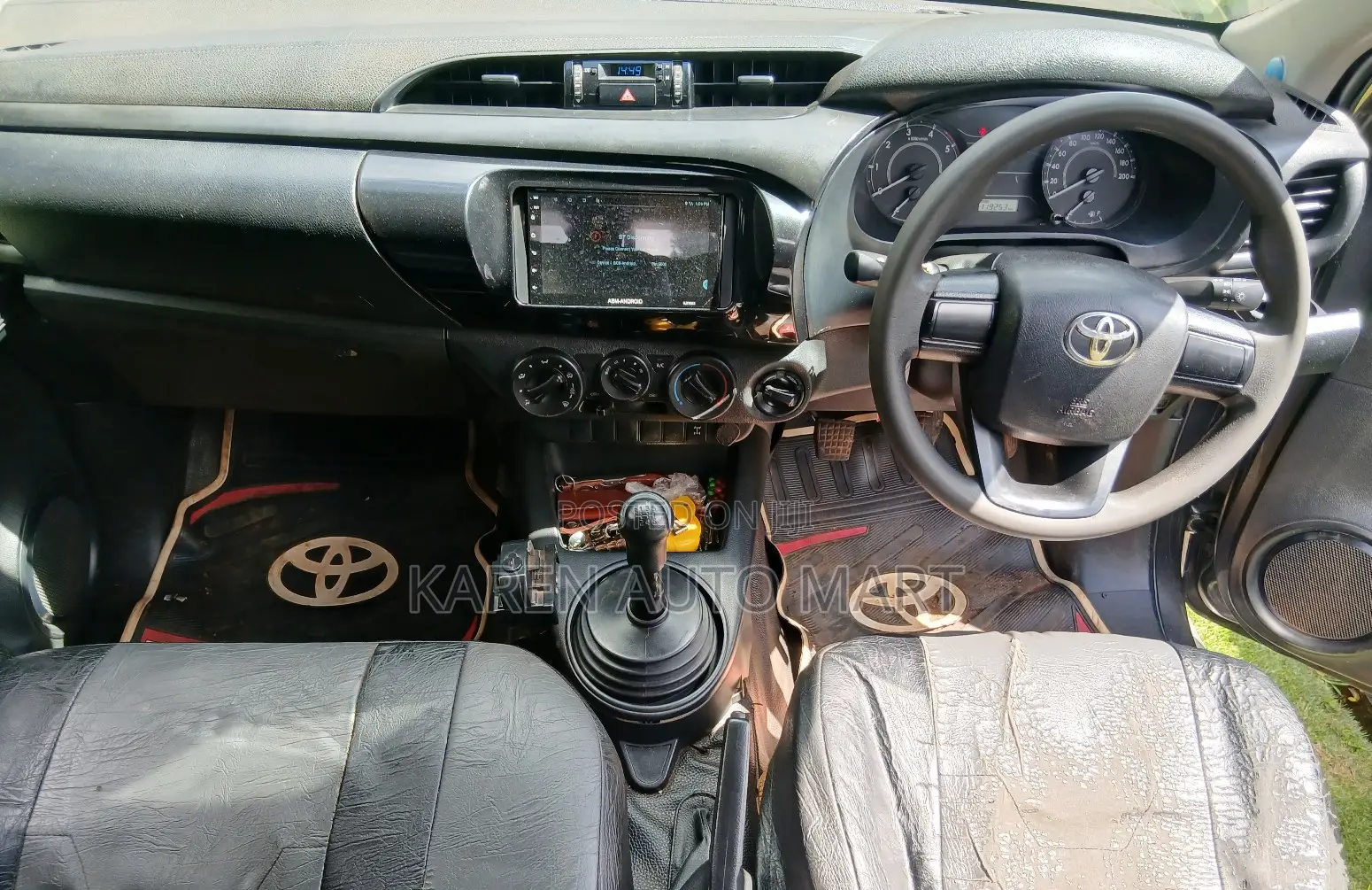 Toyota Hilux 2020 Gray
