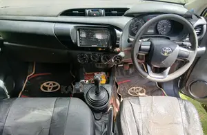 Toyota Hilux 2020 Gray