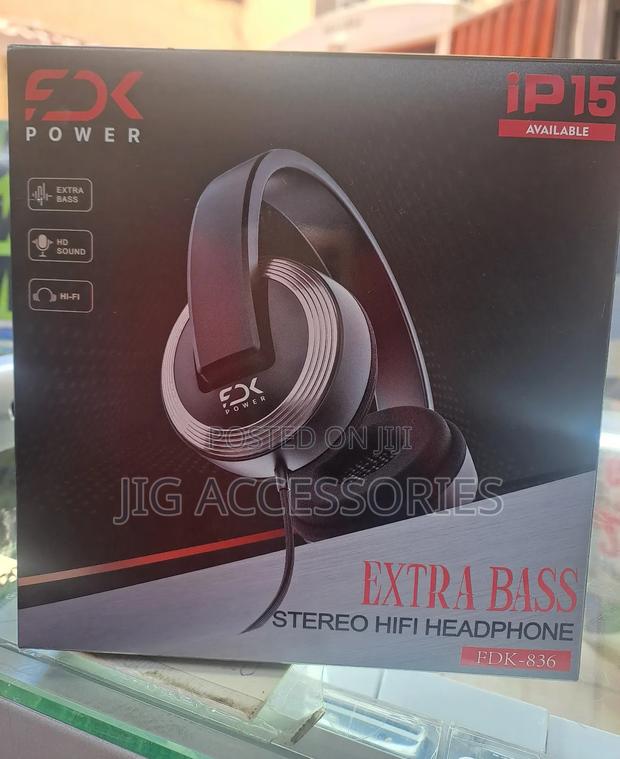 Wired Headphones - main view