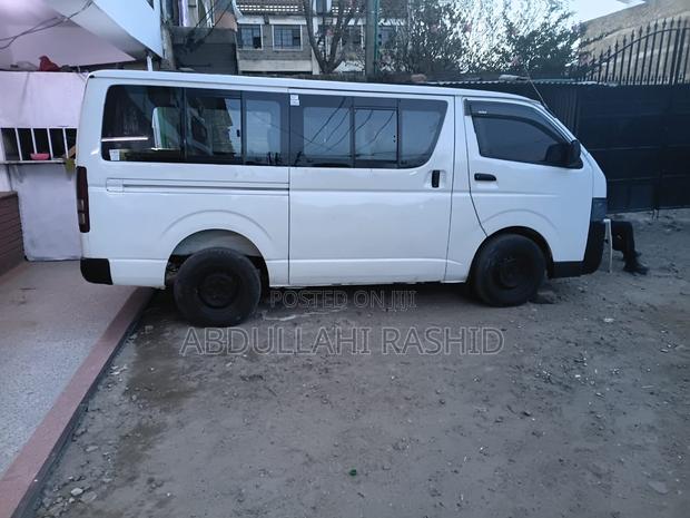 Toyota HiAce 2014 White - thumbnail 2