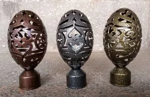 Long-Lasting Decorative Curtain Rod Trophies/Flowers