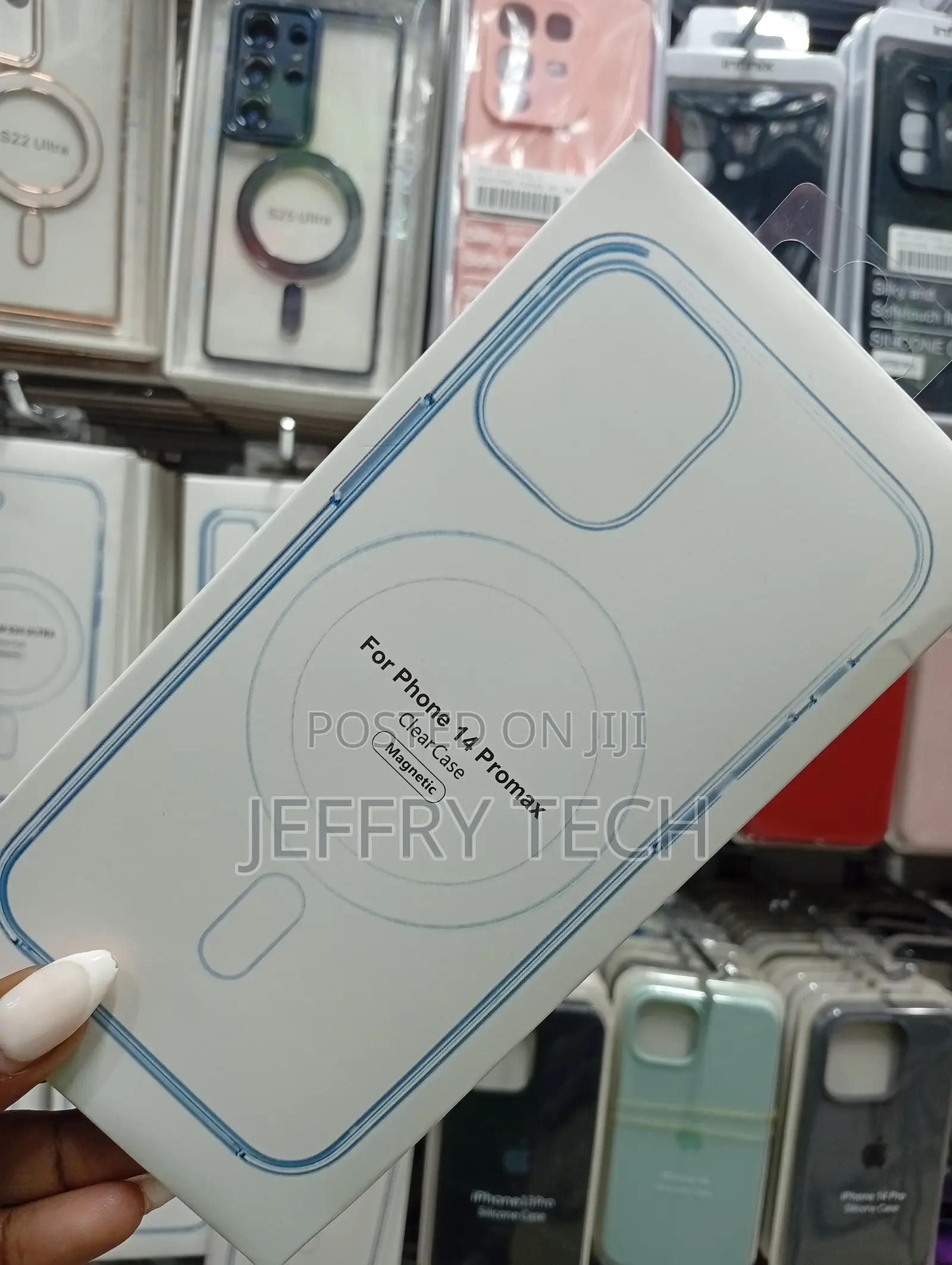 Clear Magnetic Silicone Cover Designed for the iPhone 14 Pro Max.