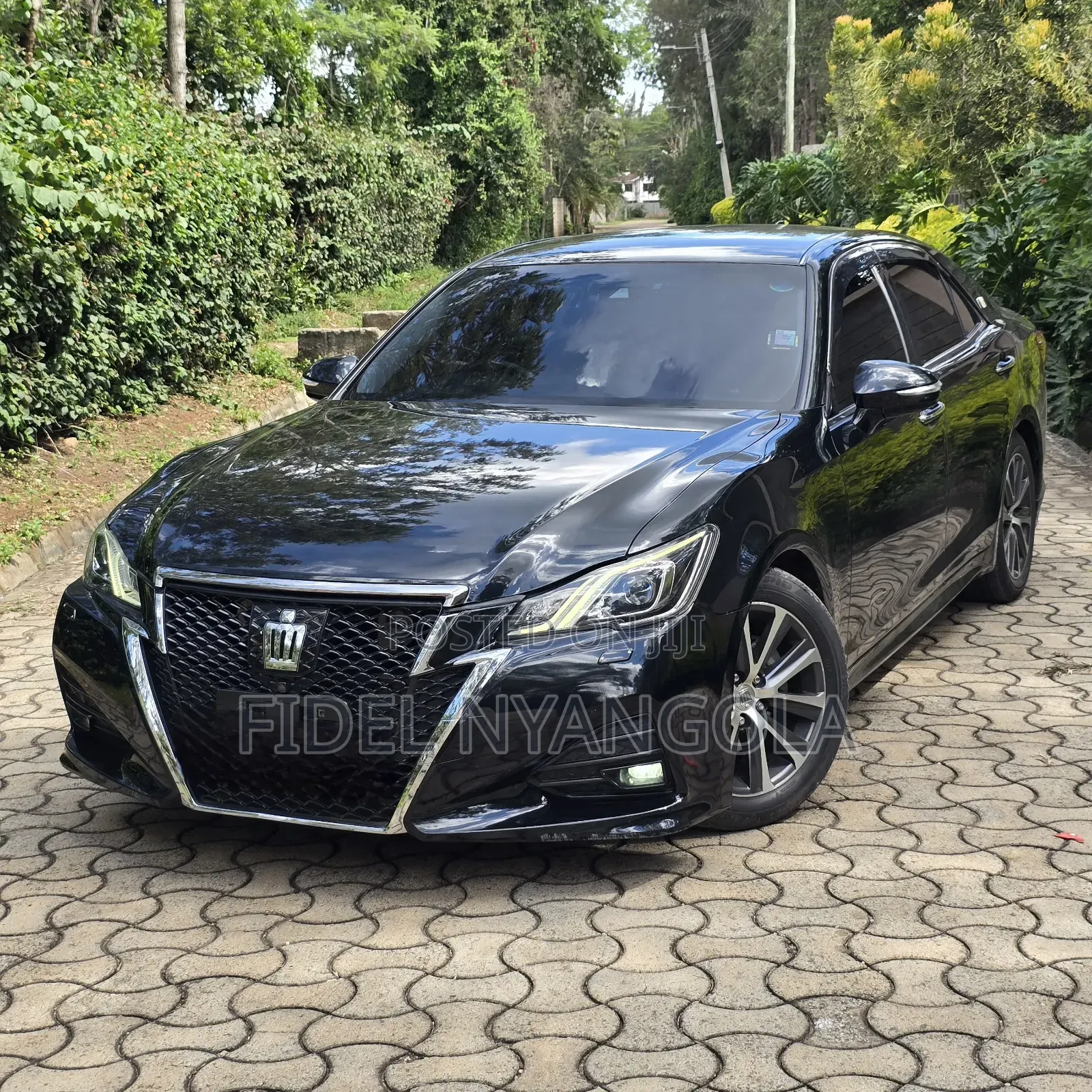 Toyota Crown 2018 Black