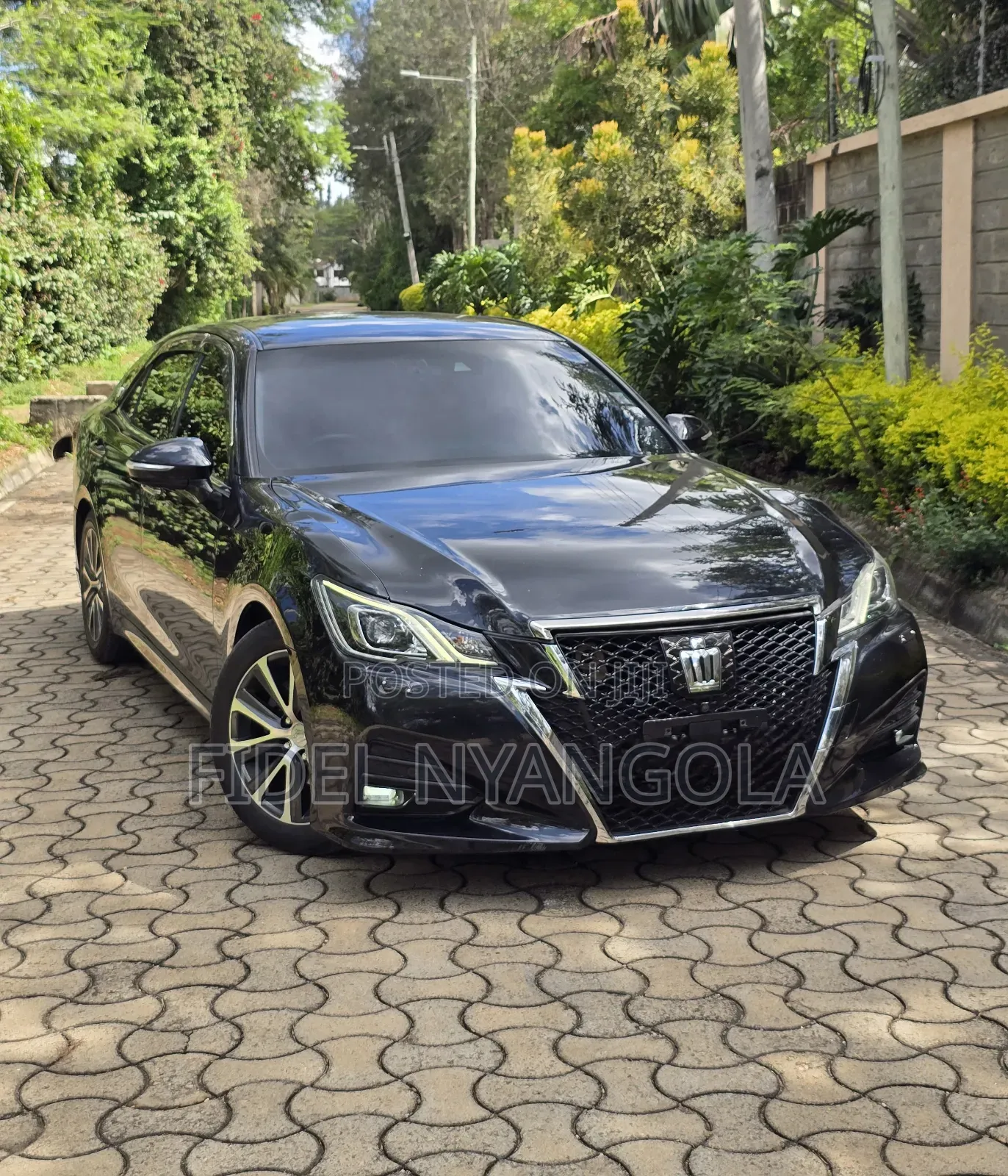 Toyota Crown 2018 Black