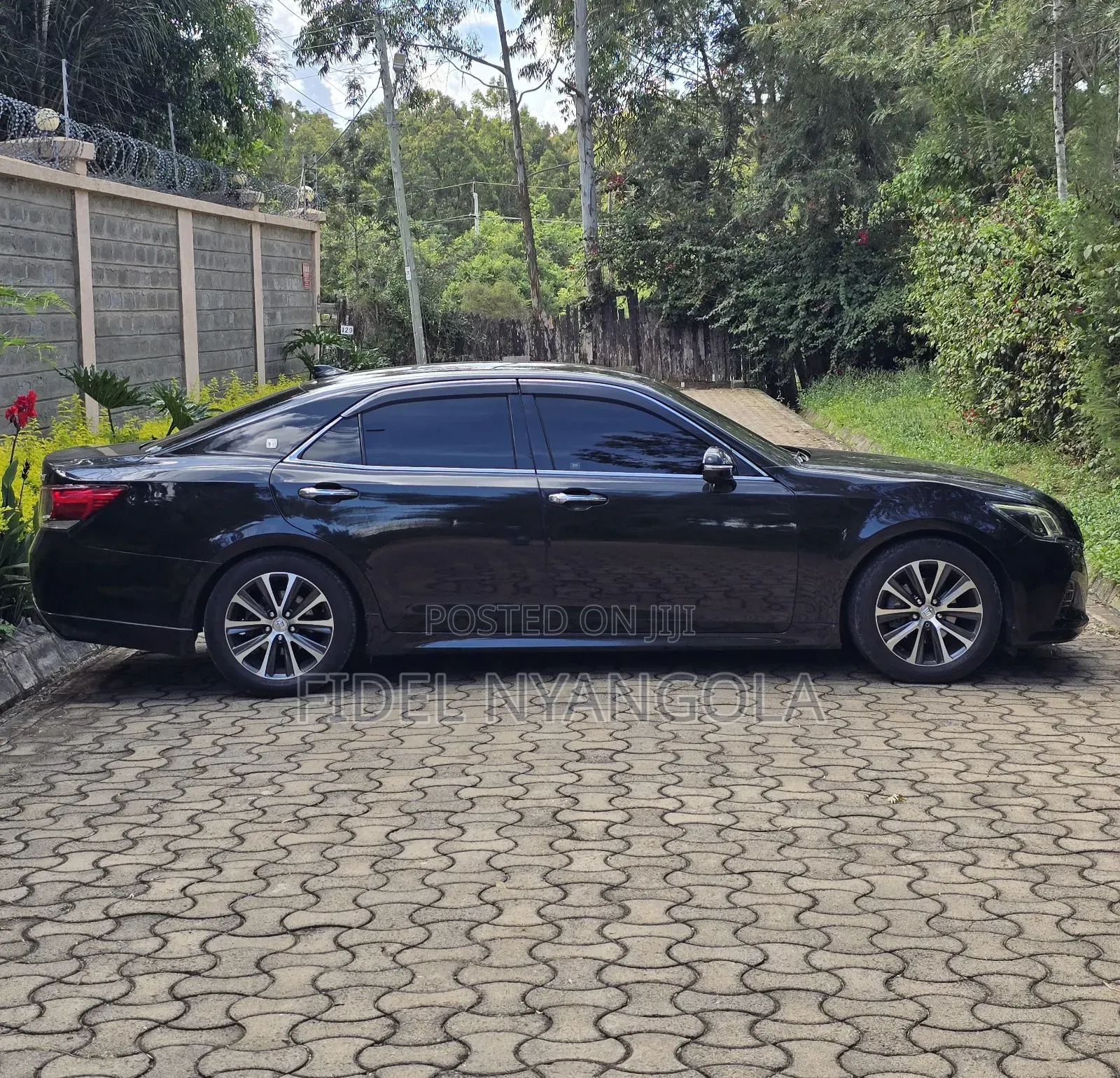 Toyota Crown 2018 Black