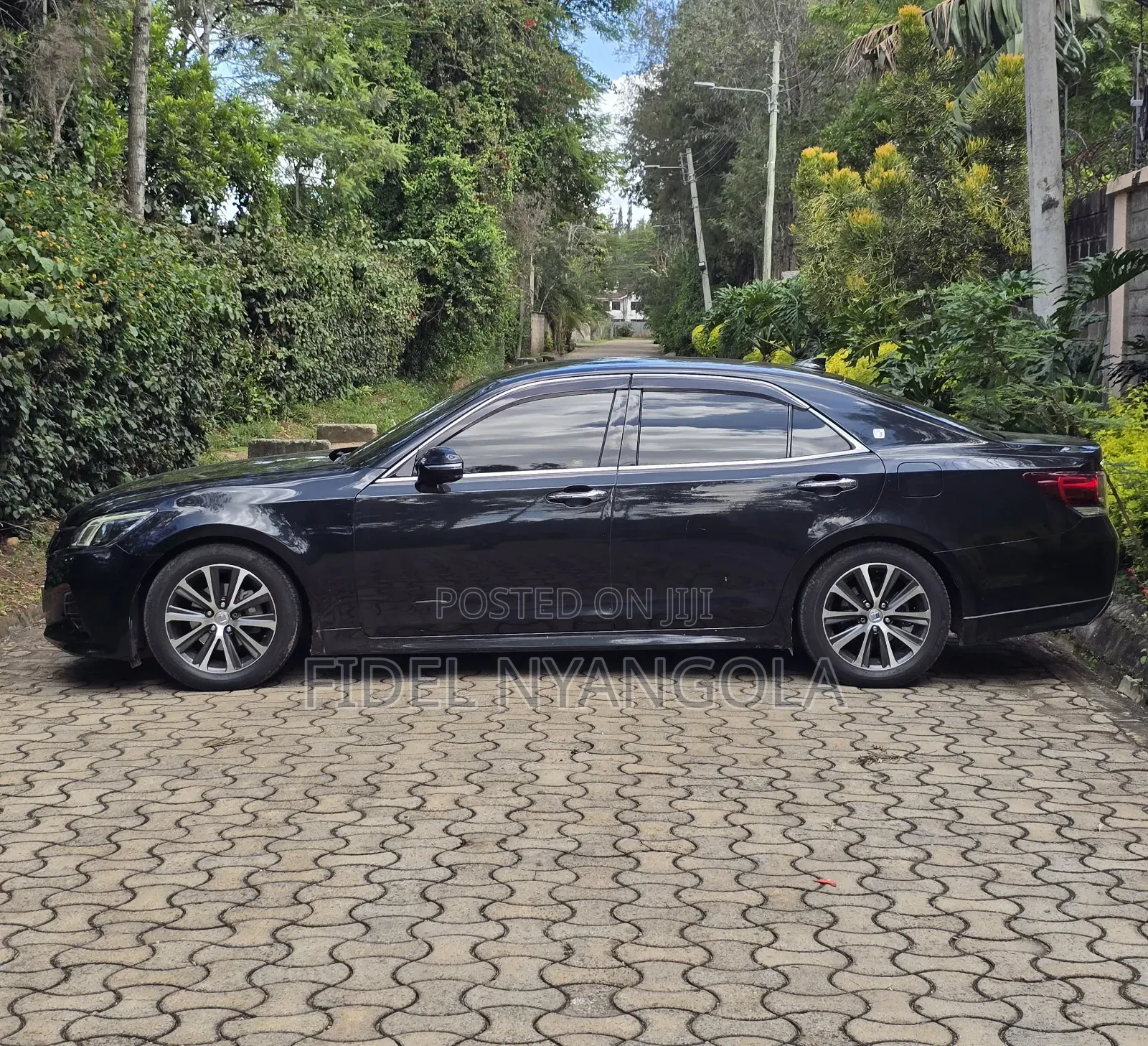 Toyota Crown 2018 Black