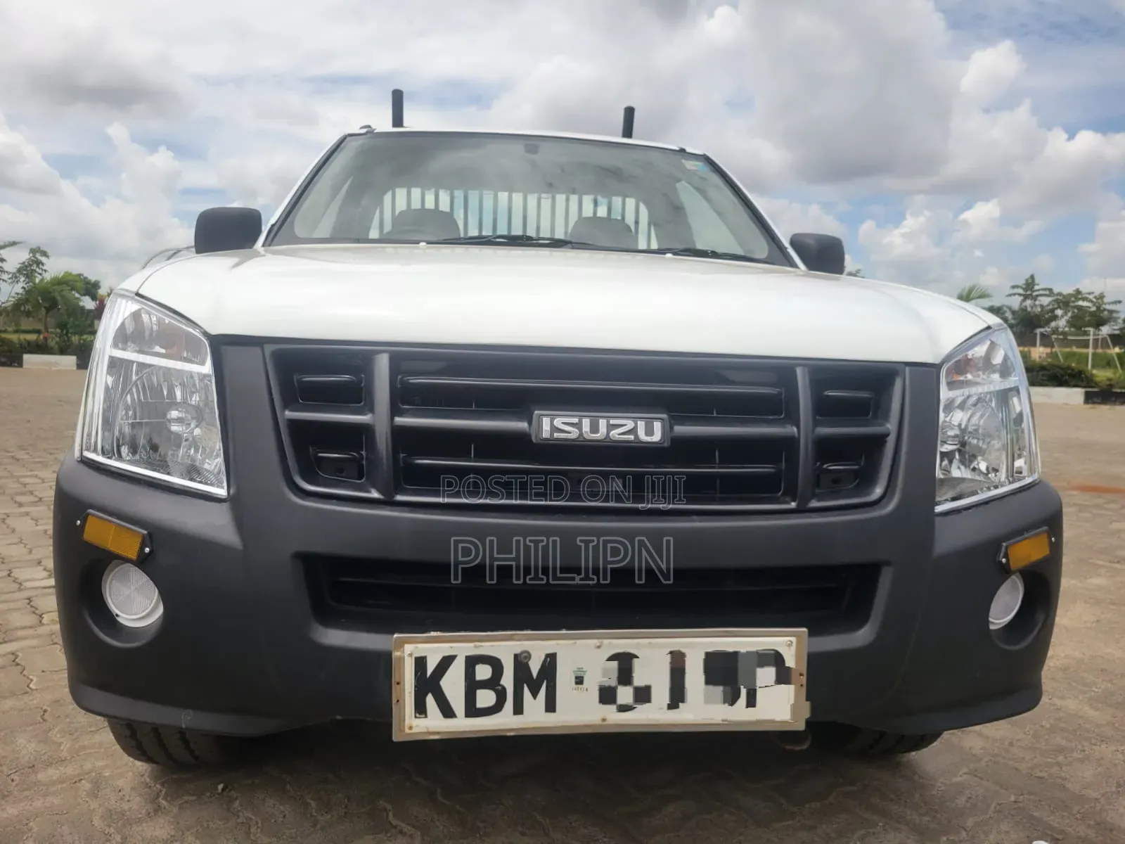 Isuzu D-MAX 2010 White