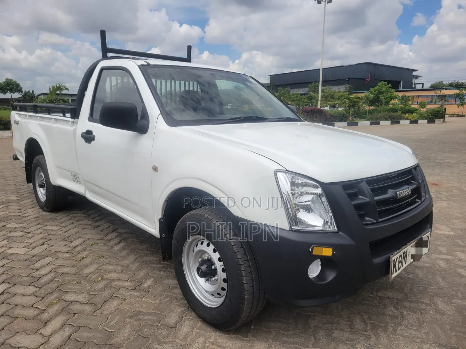 Isuzu D-MAX 2010 White