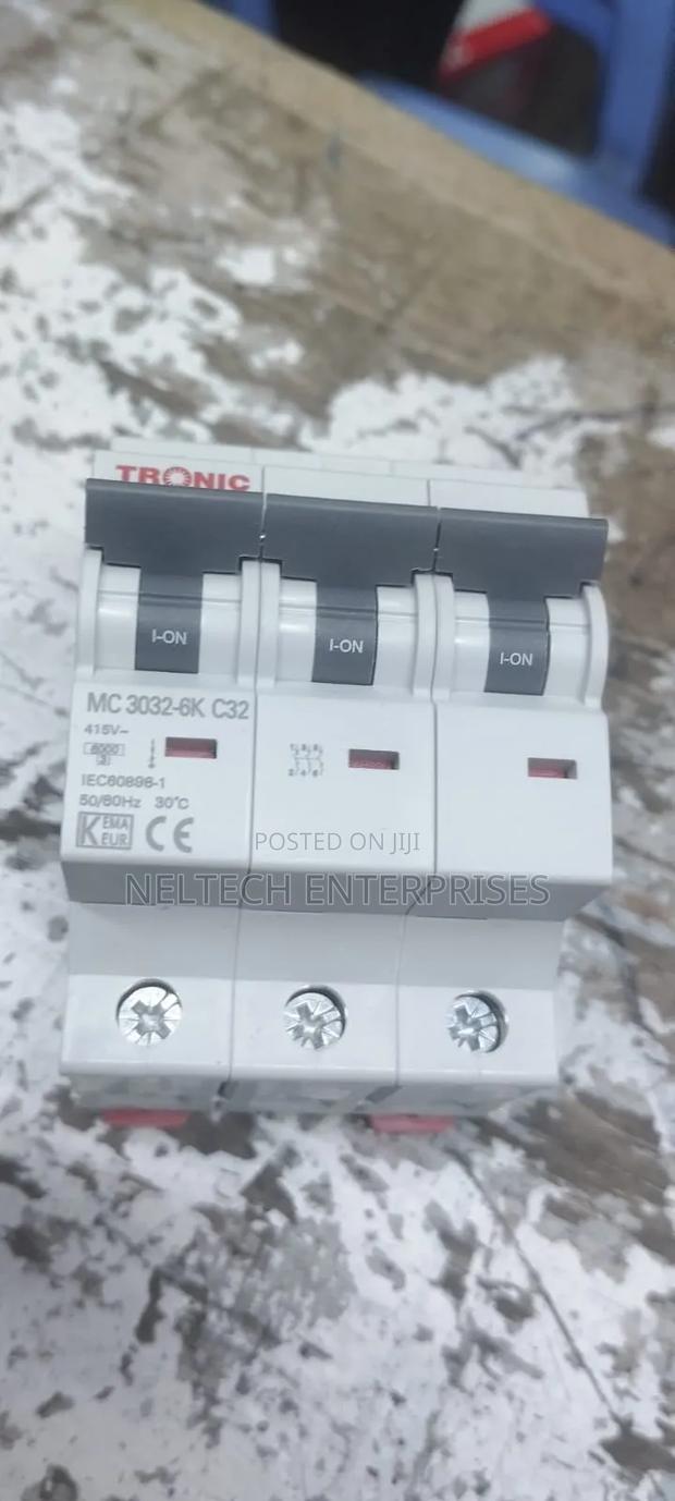 Tripple Pole 32 Amps
