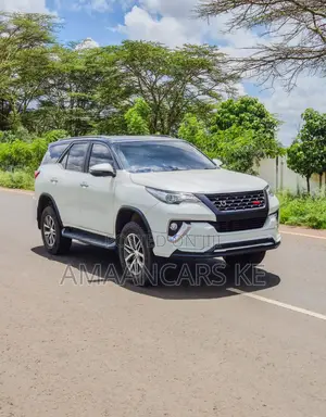 Toyota Fortuner 2.8 D AWD 2018 White