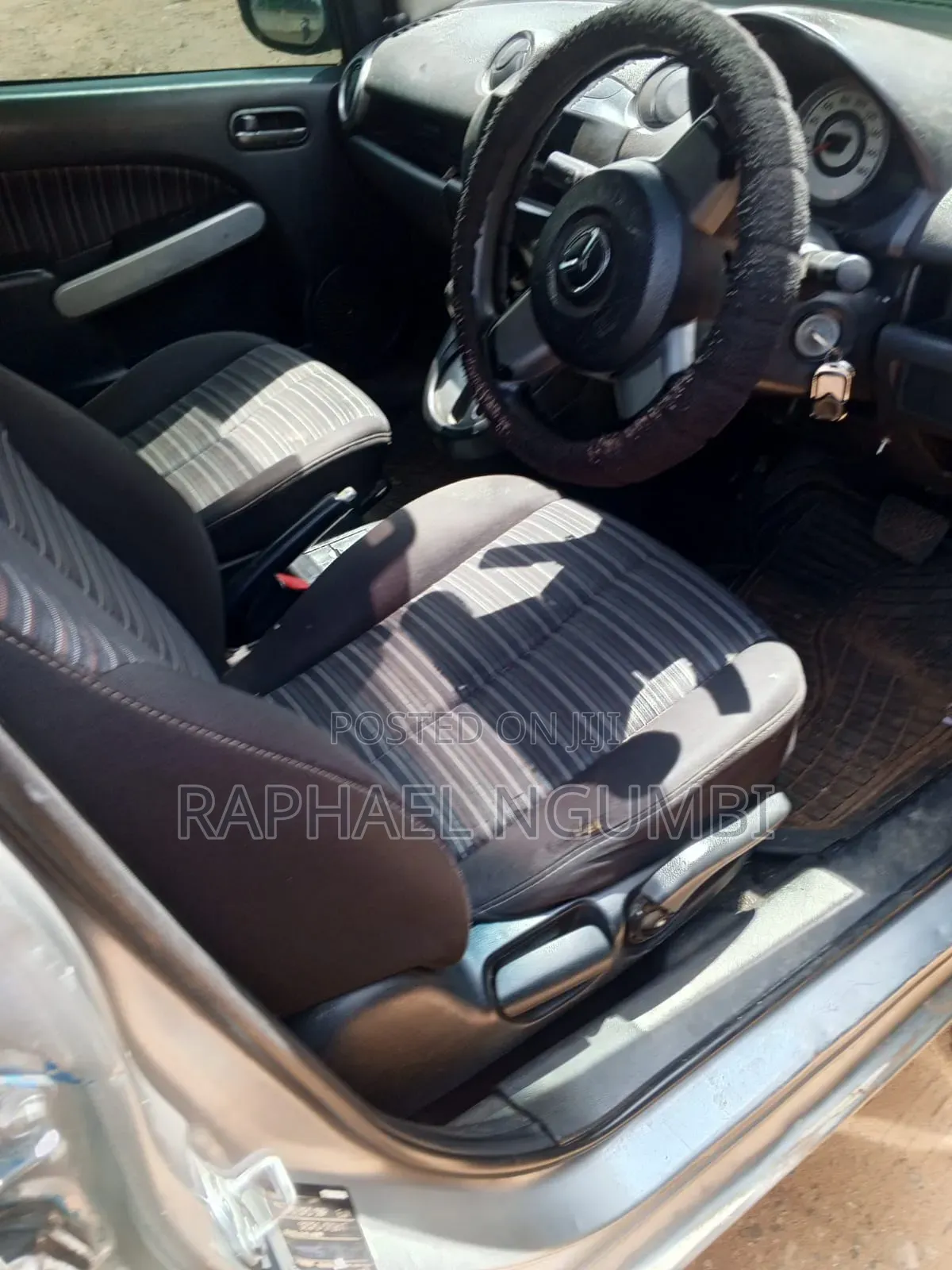 Mazda Demio 2011 Silver