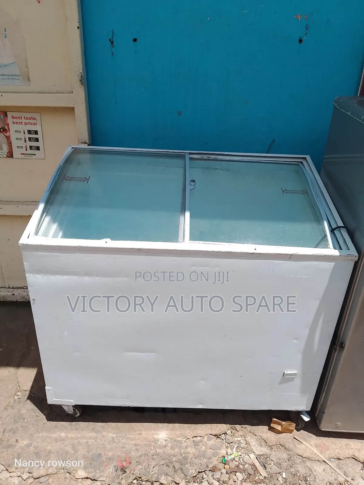 Clean Exuk Display Freezer