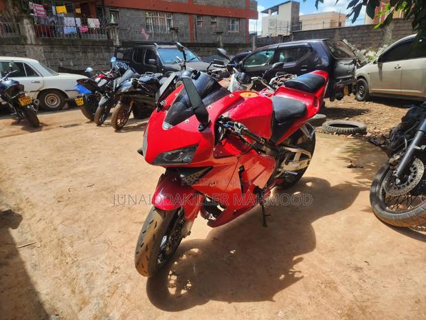 Honda CBR 2005 Red - thumbnail 2
