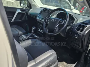 Toyota Land Cruiser Prado Kakadu 2022 White