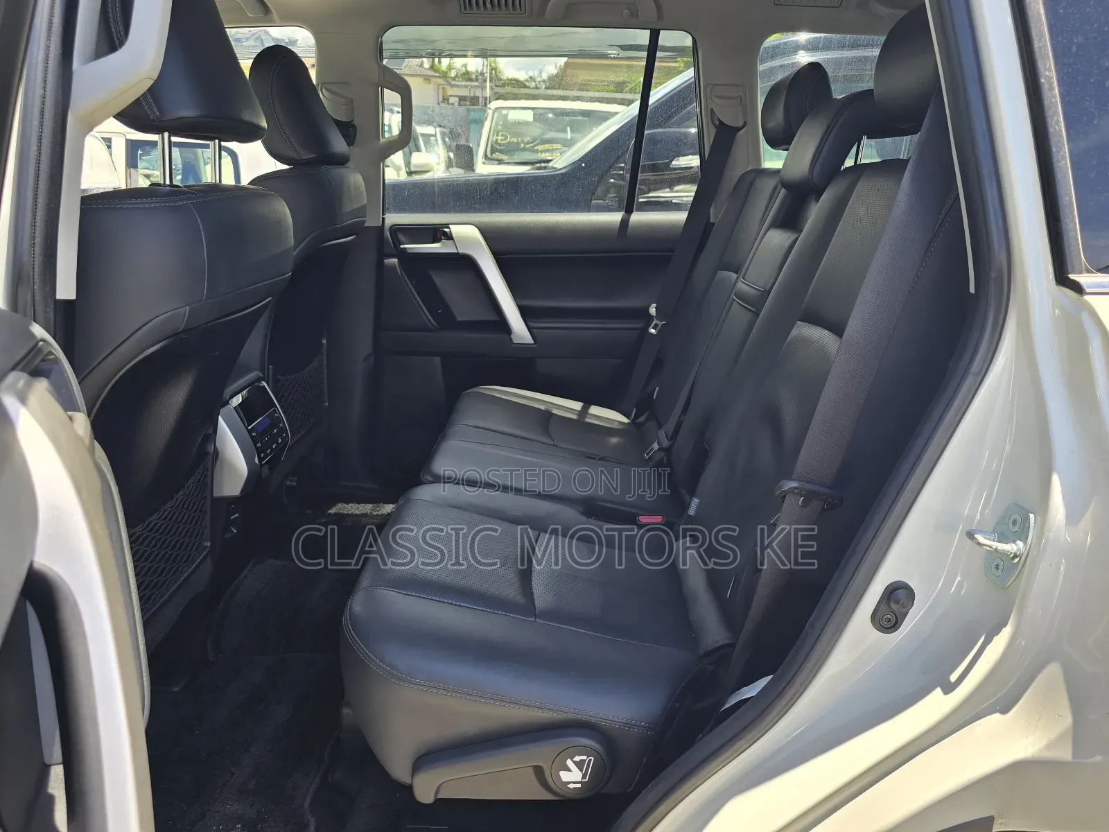 Toyota Land Cruiser Prado Kakadu 2022 White